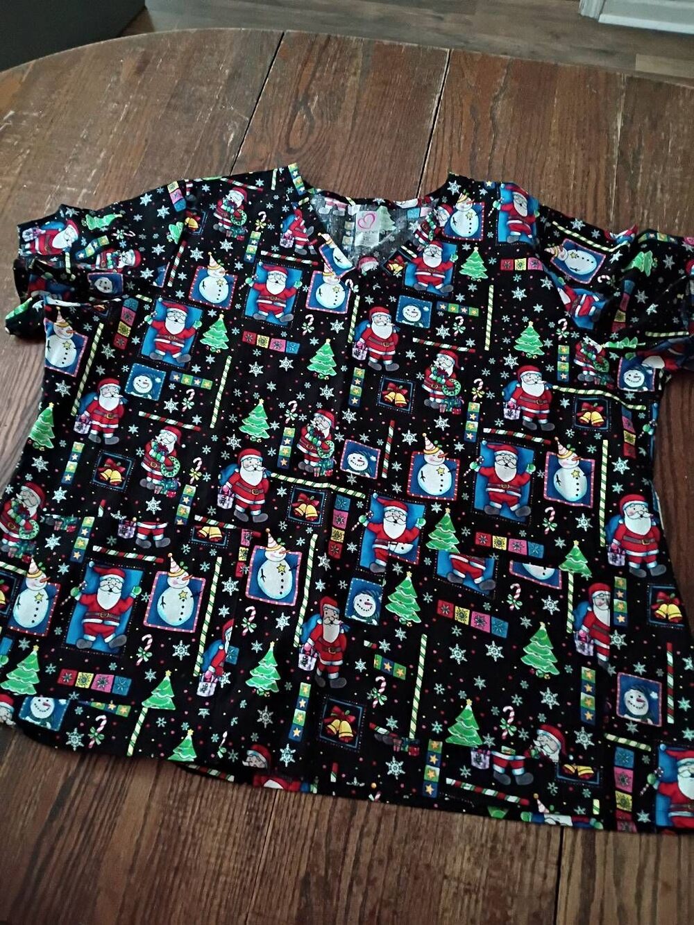 Peaches Uniforms Christmas Holiday Scrub Top 4XL Black Cotton V-Neck Santa
